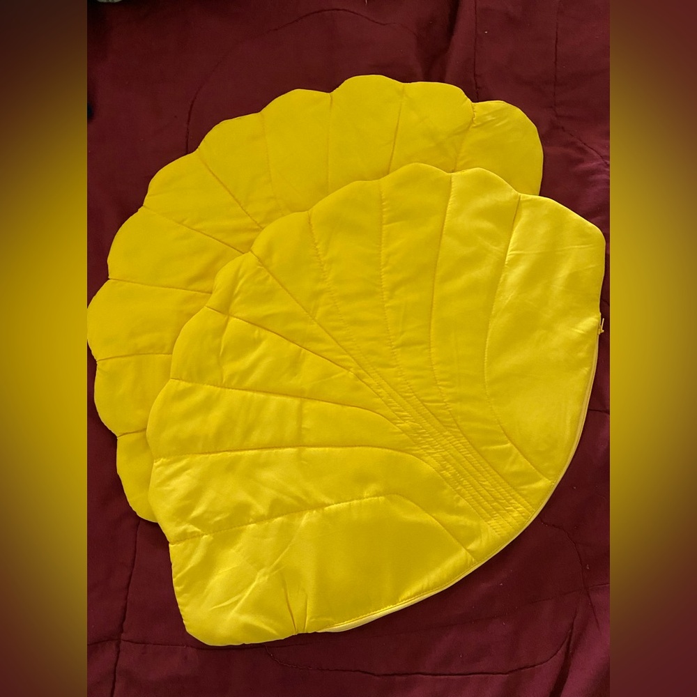 2PC. Set Golden Yellow Scalloped Shell Pillow Cover